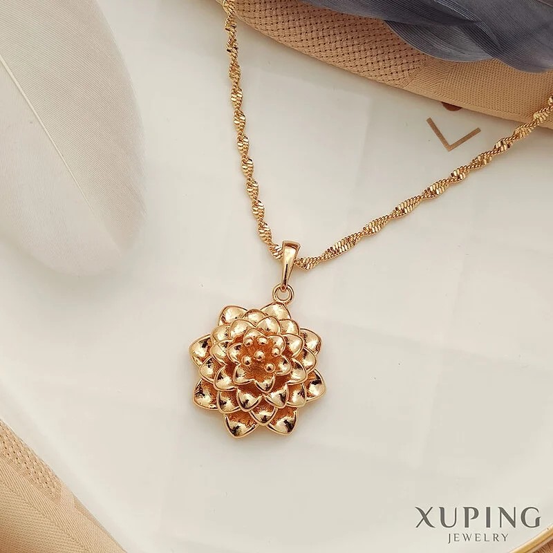 پلاک گل رز ژوپینگ، درخشش بی‌نظیر با طرحی چشم‌نواز از Xuping