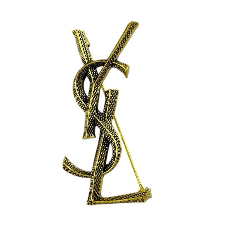 گل سینه مدل آرا طرح لوگو YSL طلایی بافتدار