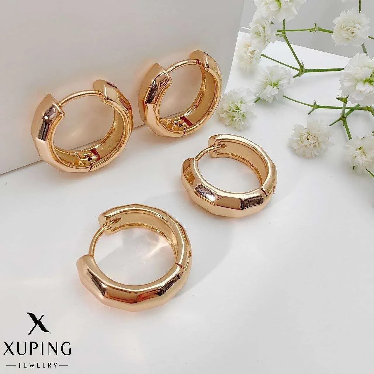 گوشواره زنانه حلقه ای طرح هشتضلعی تابان برند ژوپینگ